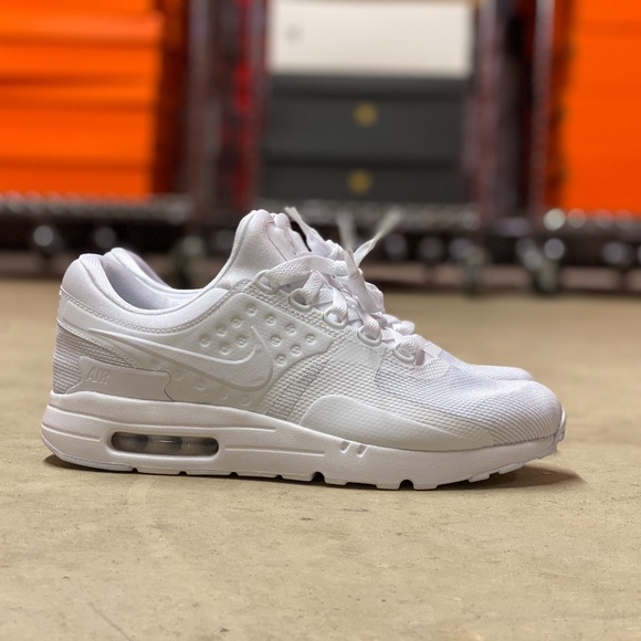 nike men's air max zero essential